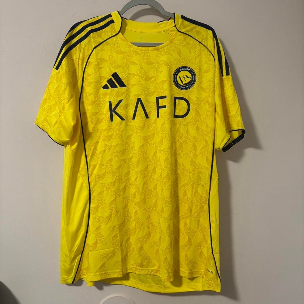Adidas al nassr Ronaldo yellow jersey size XL mens